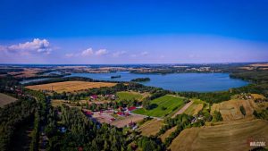 Odkryj urok Jeziora Chrzypskiego w Chrzypsku Wielkim – idealne miejsce na wypoczynek i przygody