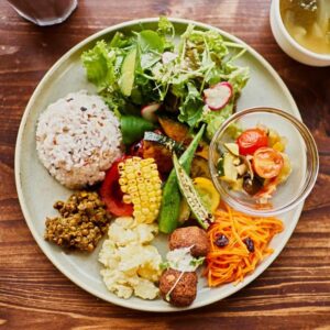 Tajemnice diety raków: Czym się żywią w naturze i akwarium?