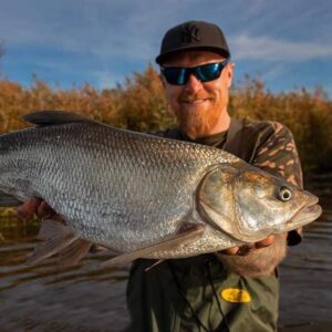Idealna plecionka na okonia – jak wybrać najlepszą na udane połowy?